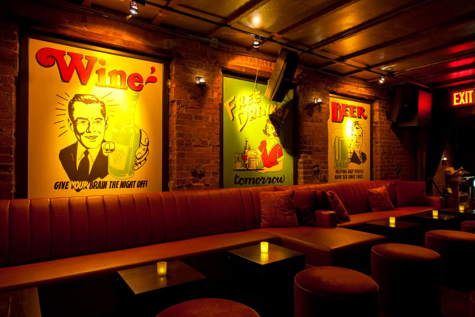 decor and table setting